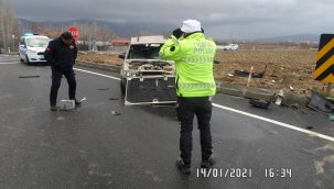 DİNAR'DA FECİ KAZA