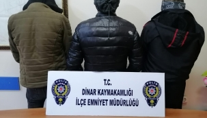 UYUŞTURUCU TACİRLERİ SUÇÜSTÜ YAKALANDI
