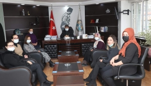 Belediyemiz Bayan Personellerimizden Başkan Sarı’ya Teşekkür Ziyareti