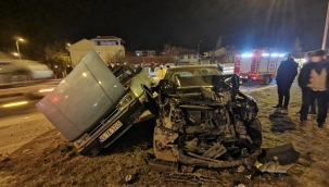 Dinar’da Feci Kaza 5 Kişi Ağır Yaralandı