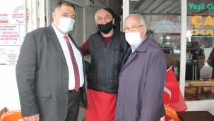 İYİ PARTİ'DEN DİNAR ESNAFINA TÜRK BAYRAĞI
