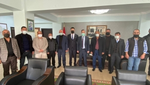 Merkez Mahalle Muhtarları Derneğinden Kaymakam Kapankaya’ya Ziyaret