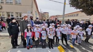 '' Yayalar Kırmızı Çizgimiz ''