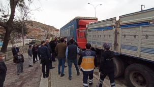 Park Kahvesi Kavşağında Tır Kazası