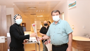 Başkan Sarı’dan Hemşireler Haftası’nda Anlamlı ziyaret