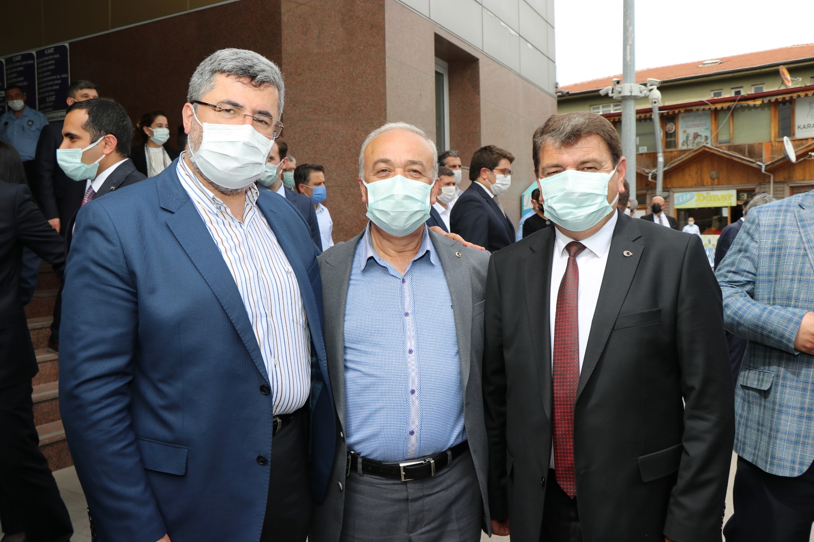 Başkan Sarı Gençlik ve Spor Bakanı Kasapoğlu'nun Yanından Heybesi Dolu Geldi