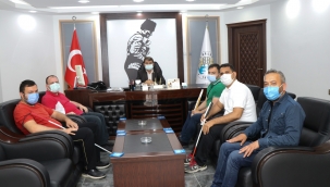 Başkan Sarı’dan 15 Temmuz Kocatepe Görme Engelliler Gençlik ve Spor Kulübüne destek