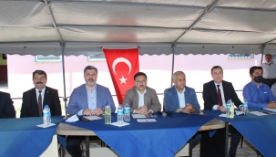 Vali Çiçek Muhtarlarla Toplantı Yaptı
