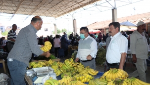 Başkan Sarı, Arefe pazarını ziyaret etti