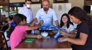 Dazkırı Belediye Başkanı İsmail Taylan Kur'an Kursu Öğrencilerini Adalet Cafe'de Ağırladı