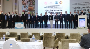 Başkan Sarı, Türkiye'de Gıda Güvenilirliği Çalıştayı açılışına katıldı