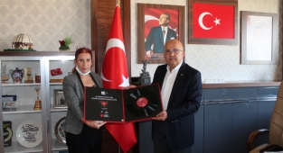 İLETİŞİM BÖLGE MÜDÜRÜ MÜNİRE BURCU'DAN BAŞKAN BURHANETTİN ÇOBAN'A İADE-İ ZİYARET