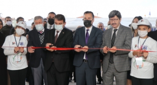 Başkan Sarı, TUBİTAK 4006 Bilim Fuarı açılışına katıldı