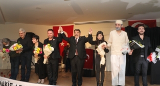 Belediyemizden Milli Şairimiz Ersoy’un ölüm yıldönümünde anlamlı tiyatro gösterisi