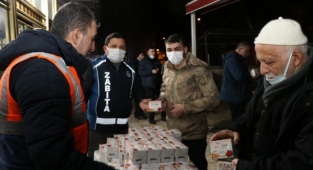 Belediyemizce Regaib Kandilinde kandil simidi dağıtıldı