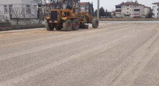 Yol tamirat çalışmalarımızı sürdürüyoruz