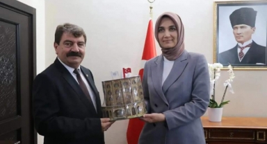 Valimize hayırlı olsun dileklerimizi ilettik