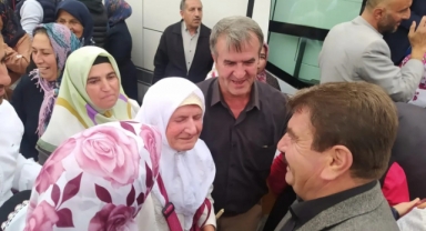 Belediye Başkanımız Nihat Sarı, umreye giden vatandaşlarımızı uğurladı