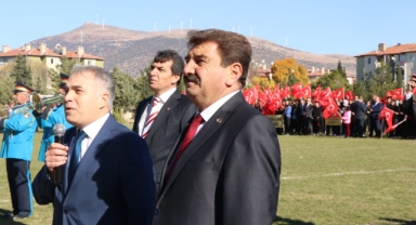 İlçemizde Cumhuriyet Bayramımızı Coşku ve heyecanla kutluyoruz
