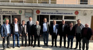 KAYMAKAM DURU VE BAŞKAN SARI MUHTARLARIMIZIN GÜNÜNÜ KUTLADI
