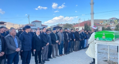 Kaymakam Duru Doğanlı'da Cenazeye Katıldı