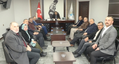 AK Parti’nin Yeni İlçe Yönetiminden Belediye Başkanımız Nihat Sarı’ya iade-i ziyaret