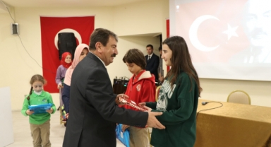 Belediye Başkanımız Nihat Sarı, İstiklal Marşı’nın Kabulü ve Mehmet Akif Ersoy’u Anma programına katıldı 