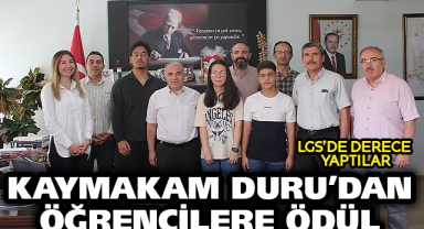 Kaymakam Duru Derece Yapan Öğrencileri Ödüllendirdi