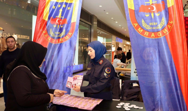 Jandarmadan Kadınlara 8 Mart Sürprizi